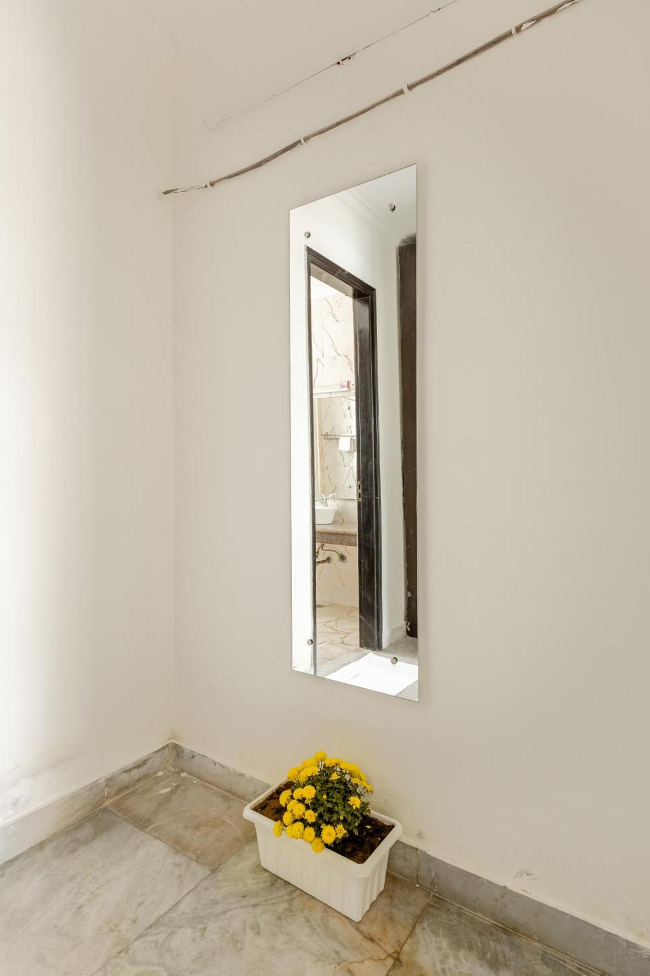 Lime Tree Service Apartment Golf Course Road, グルガウン エクステリア 写真