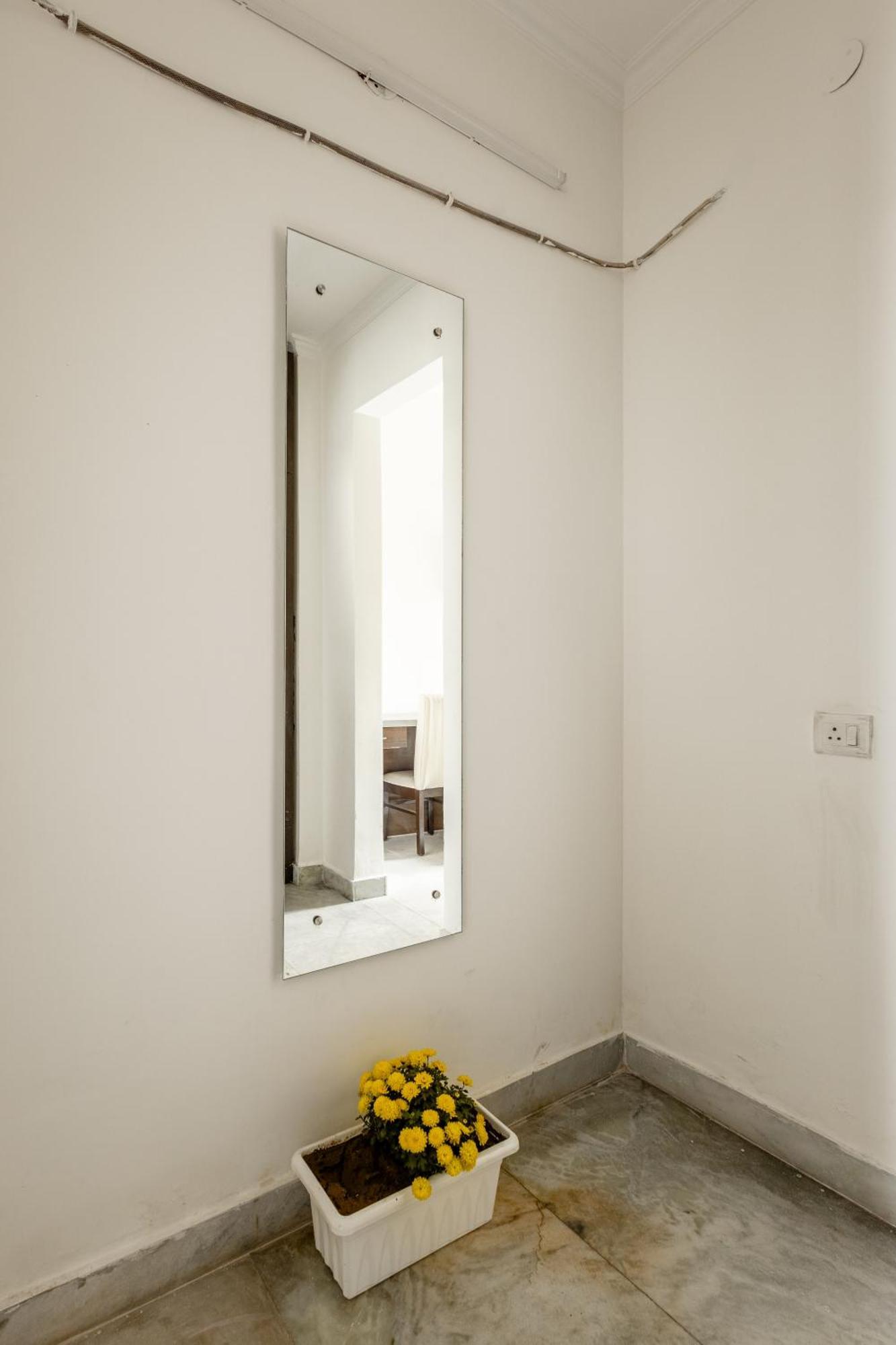 Lime Tree Service Apartment Golf Course Road, グルガウン エクステリア 写真