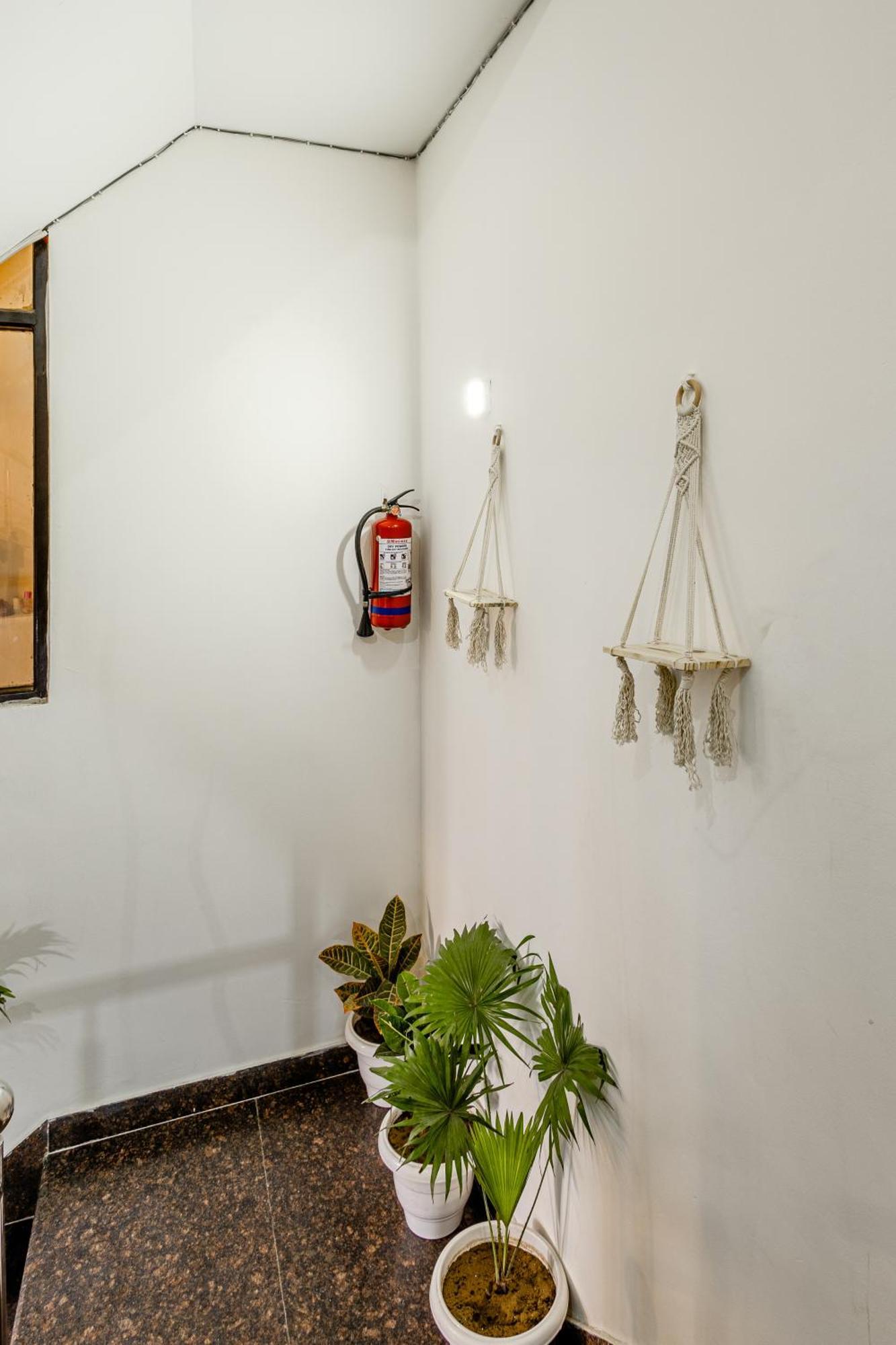 Lime Tree Service Apartment Golf Course Road, グルガウン エクステリア 写真