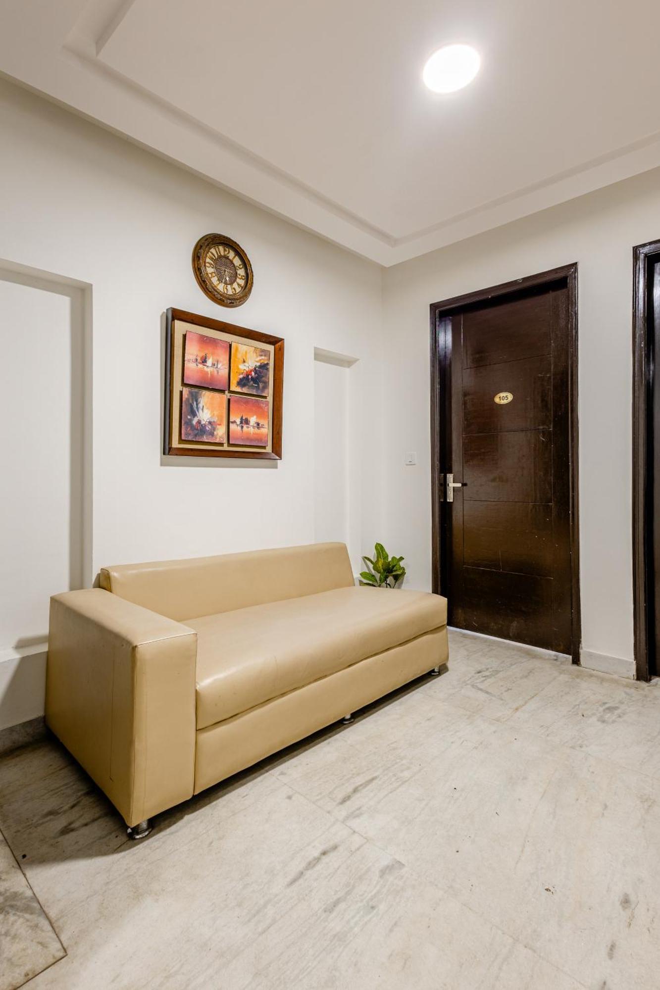 Lime Tree Service Apartment Golf Course Road, グルガウン エクステリア 写真