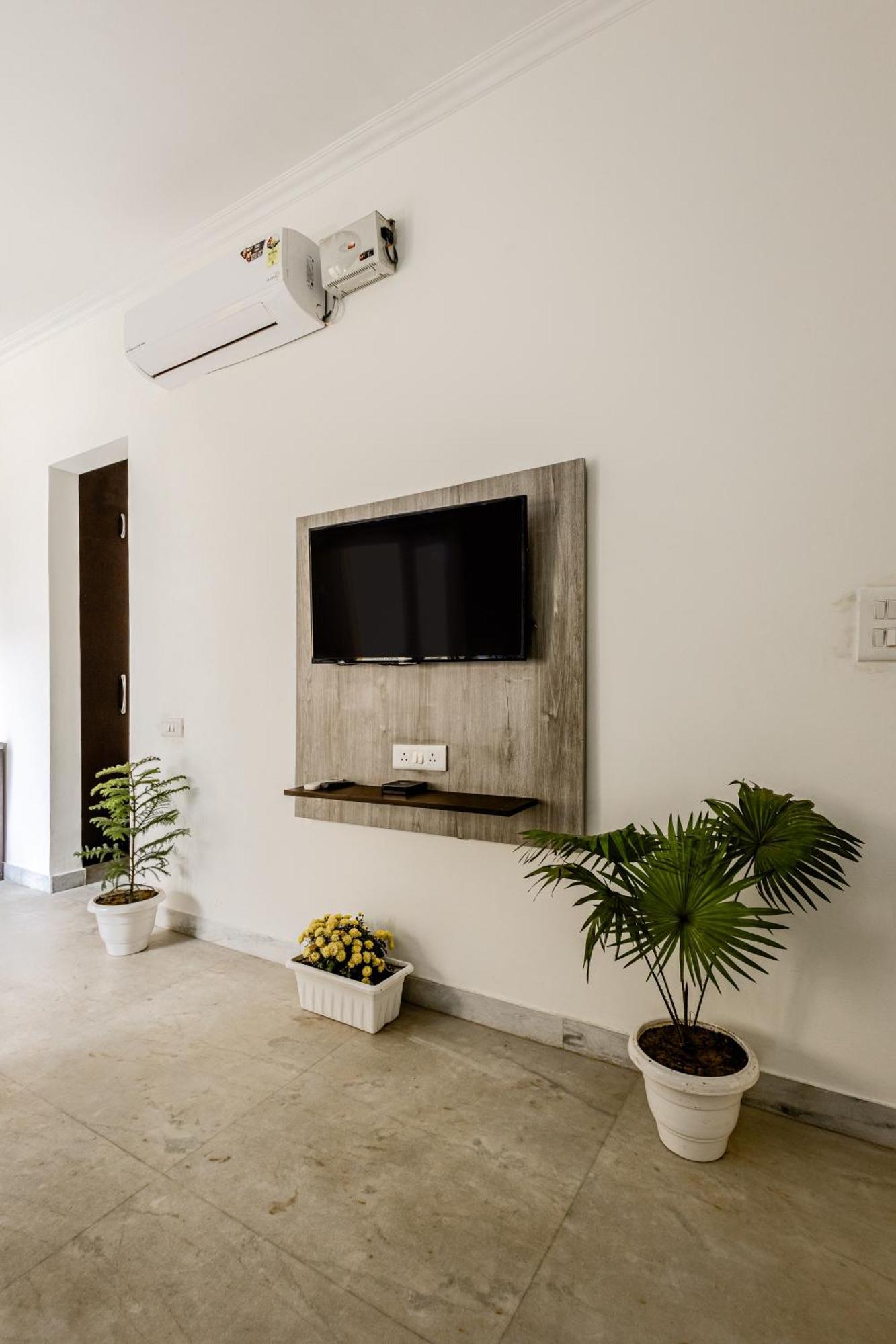 Lime Tree Service Apartment Golf Course Road, グルガウン エクステリア 写真