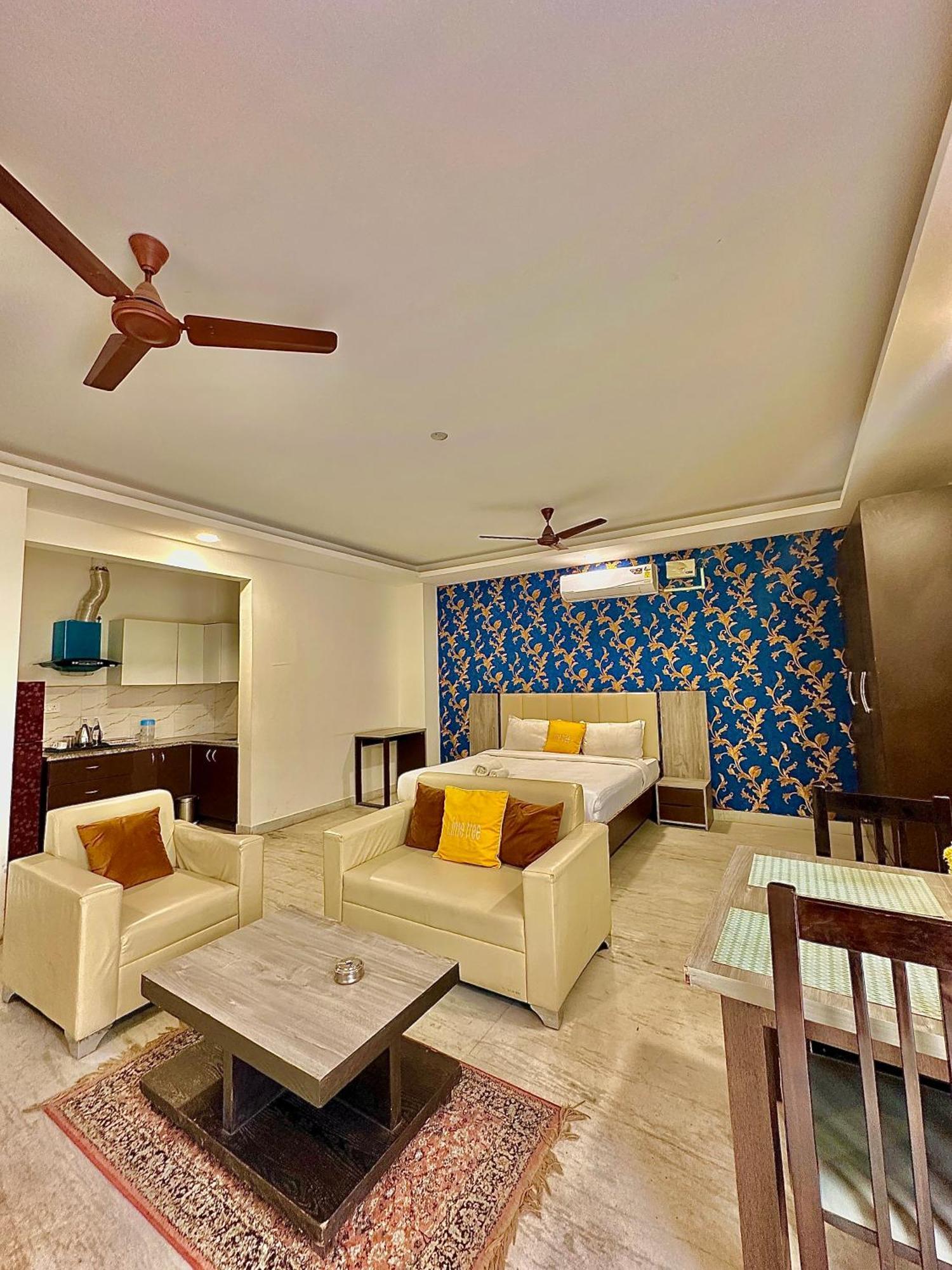 Lime Tree Service Apartment Golf Course Road, グルガウン エクステリア 写真